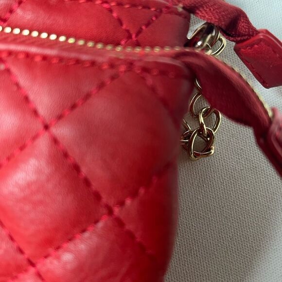 Aldo red quilted crossbody bag with gold tone latch closure. - Picture 11 of 12